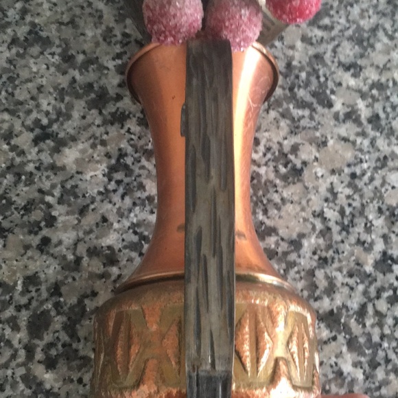 Antique Hammered Copper Pitcher Vase. - Picture 6 of 8